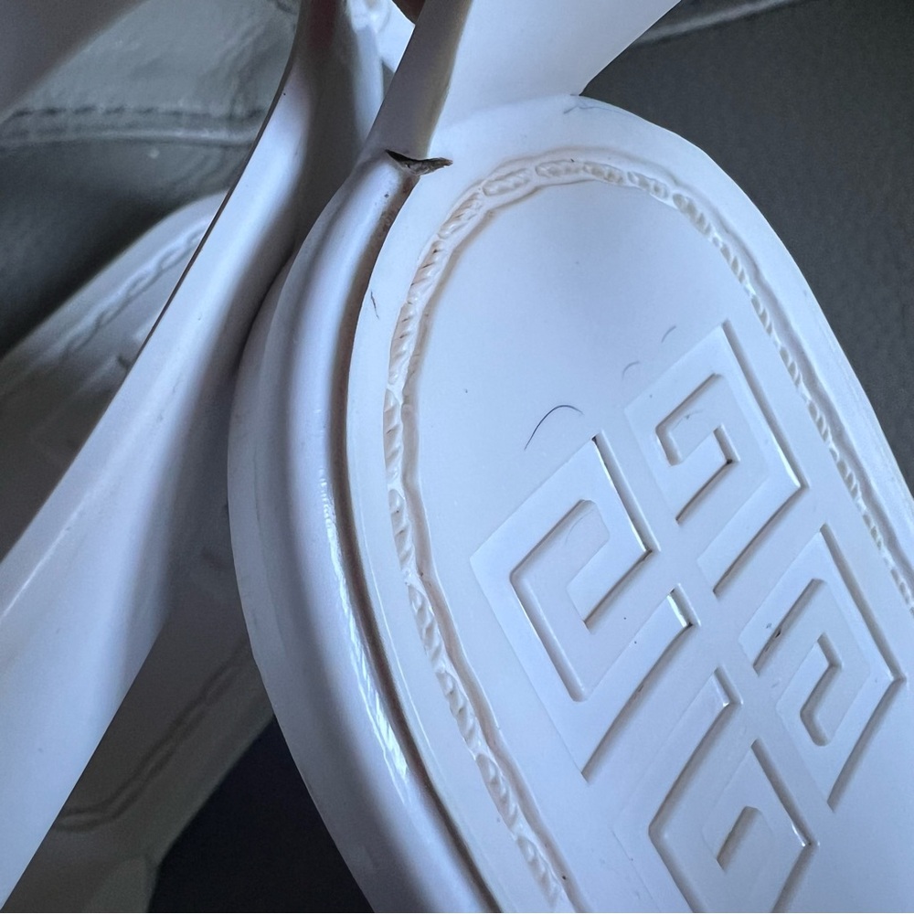 Givenchy Rubber Jelly Sandals White Sz 37 US 7 Casual Everyday Beach Vacation - Picture 8 of 14